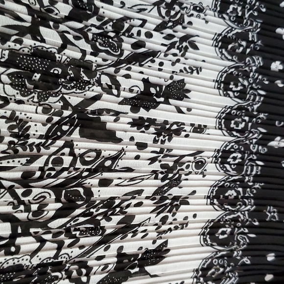 Lace Super Stretchy Dressy Tank Top - Picture 4 of 4